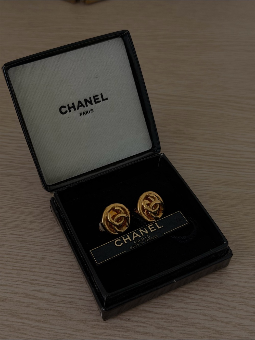CHANEL CC Knot clip on earrings